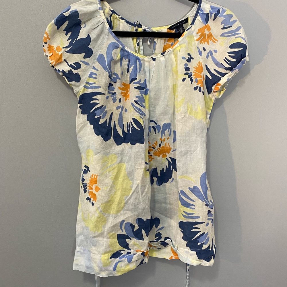 Floral Short-Sleeved Blouse